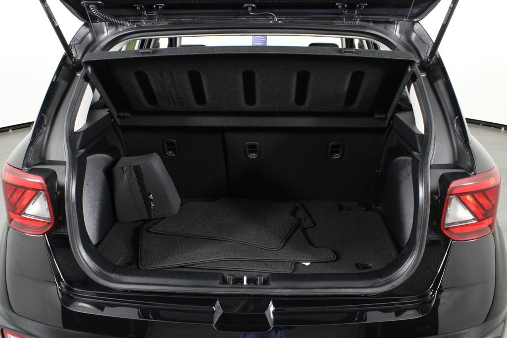 Certified 2024 Hyundai Venue SEL FWD image 18