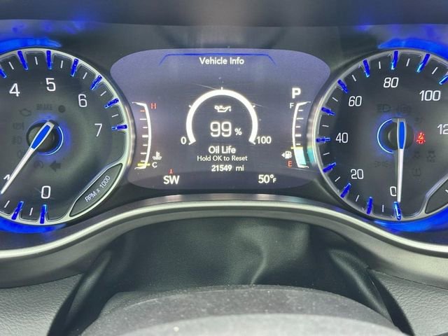 Used 2023 Chrysler Pacifica Touring-L image 22