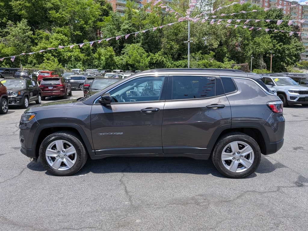 Certified 2022 Jeep Compass Latitude w/ Convenience Group AWD/4WD image 11