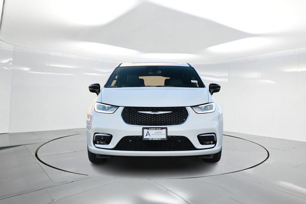 New 2026 Chrysler Pacifica Select image 4