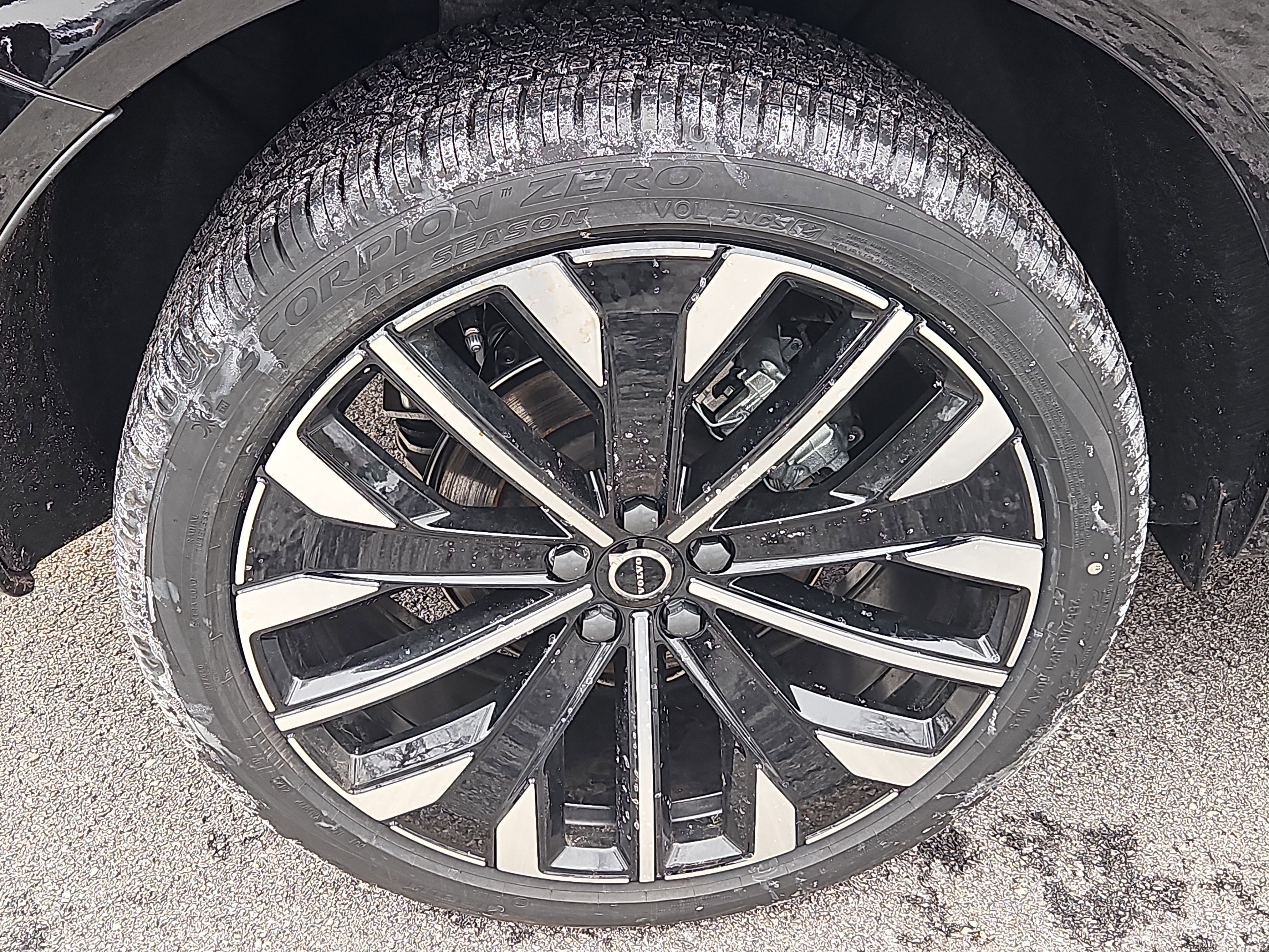 New 2026 Volvo XC60 B5 Ultra w/ Protection Package Premier image 21