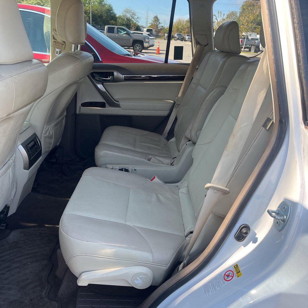 Used 2018 Lexus GX 460 image 11