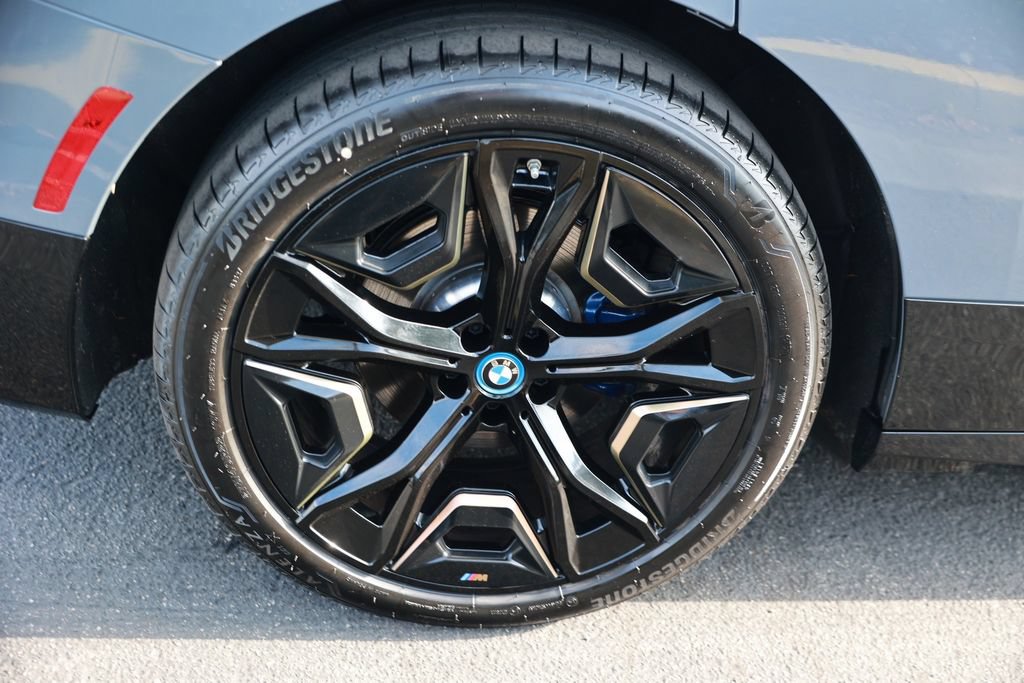 Used 2025 BMW iX M60 AWD/4WD image 10