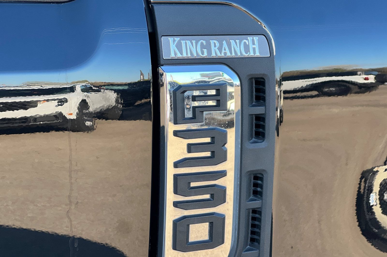 Used 2025 Ford F350 King Ranch w/ Chrome Package AWD/4WD image 28