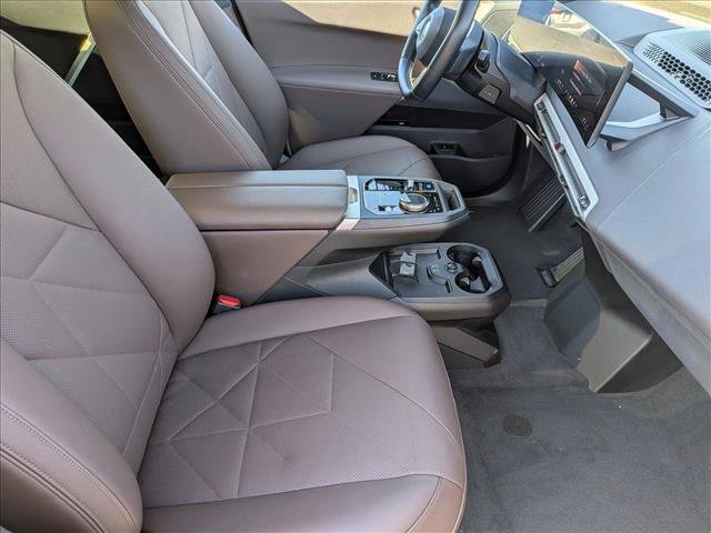 Used 2024 BMW iX xDrive50 w/ Sport Package AWD/4WD image 23