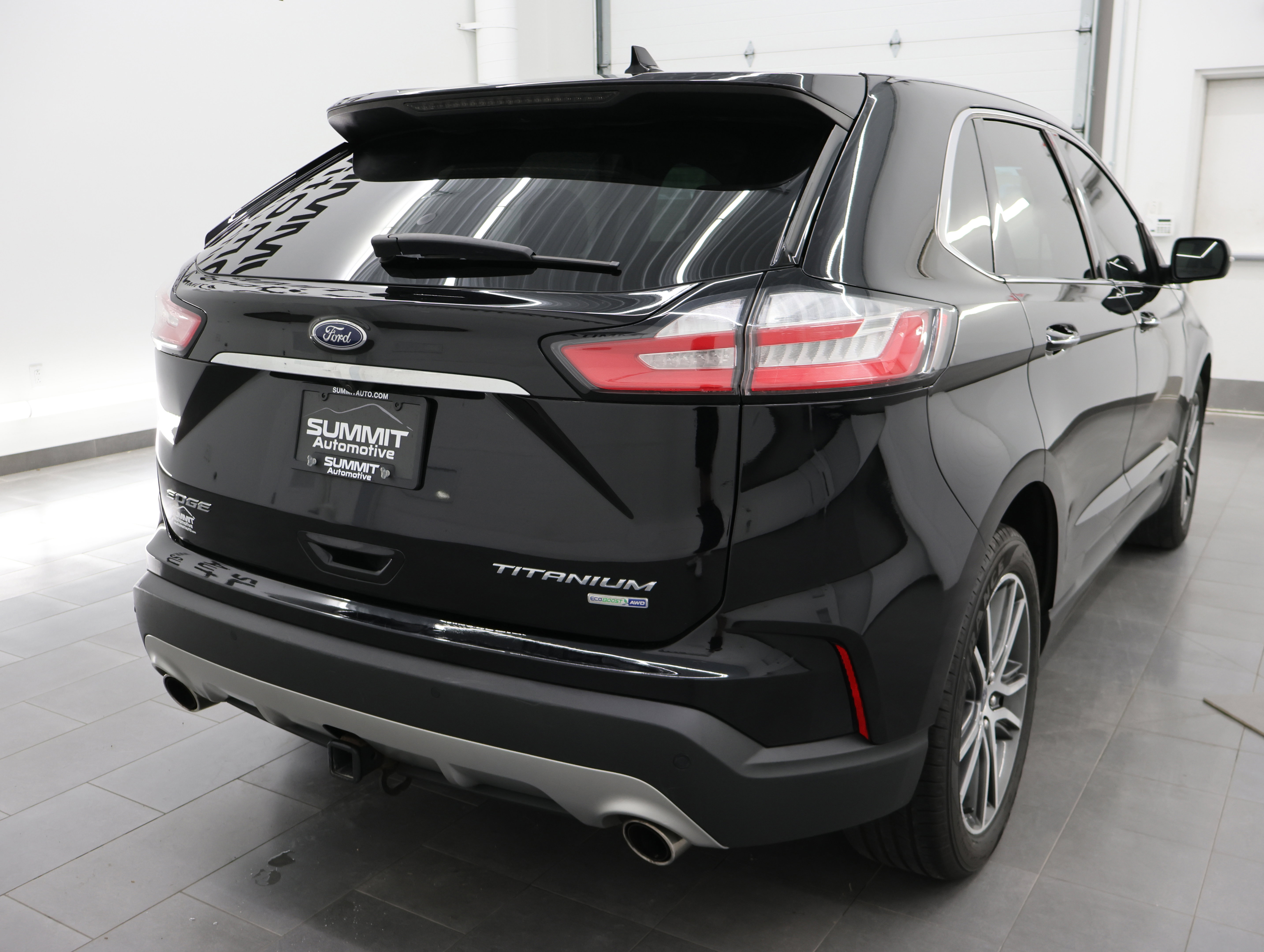 Used 2020 Ford Edge Titanium w/ Class II Trailer Tow Package AWD/4WD image 5