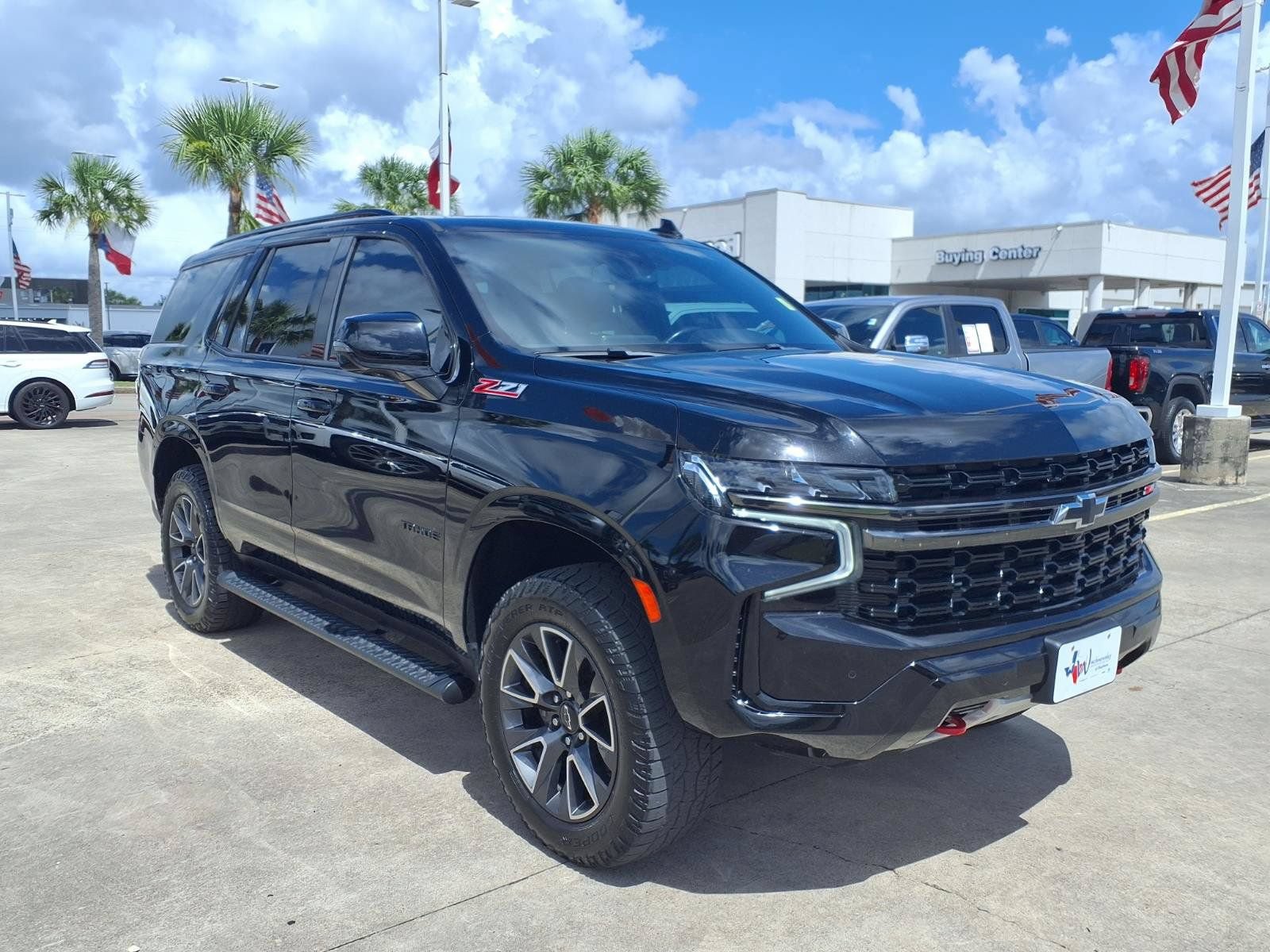 Used 2021 Chevrolet Tahoe Z71 w/ Z71 Off-Road Package AWD/4WD image 3