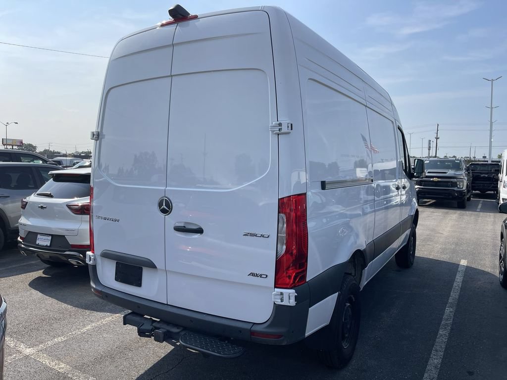 Used 2024 Mercedes-Benz Sprinter 2500 image 10