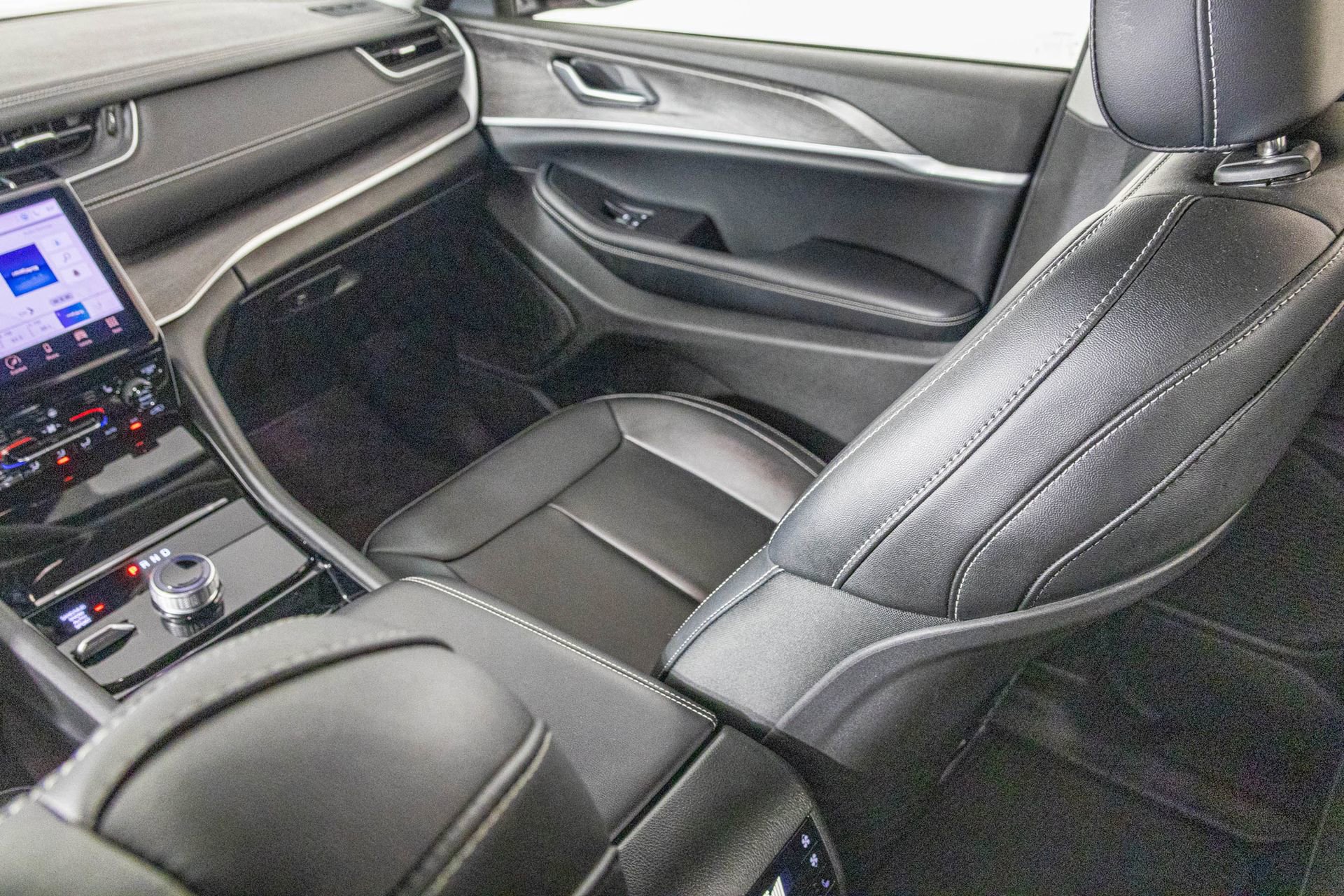 Used 2023 Jeep Grand Cherokee L Limited image 34