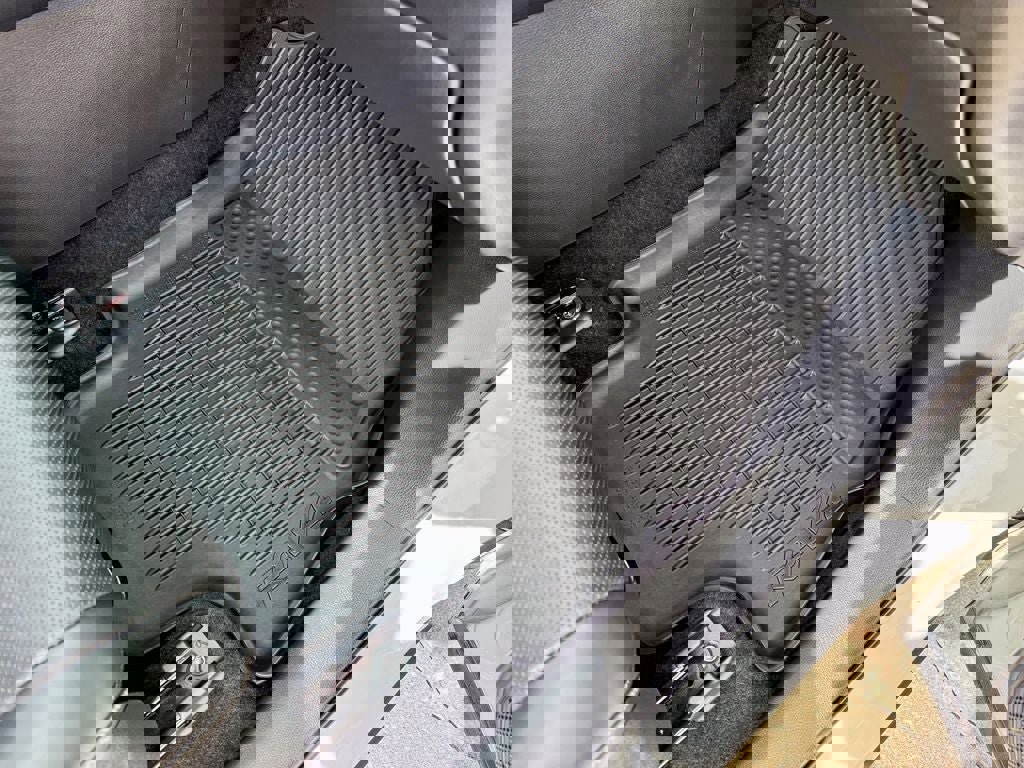 Used 2021 Toyota RAV4 Limited w/ Limited Grade Weather Package AWD/4WD image 22