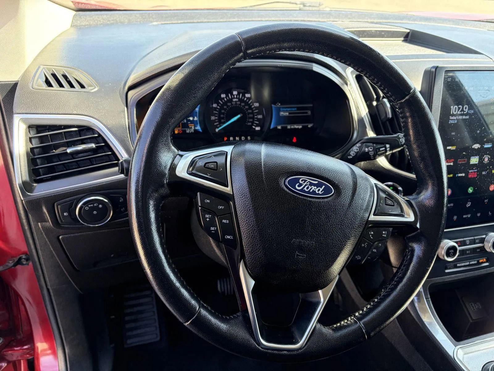 Used 2022 Ford Edge Titanium image 12