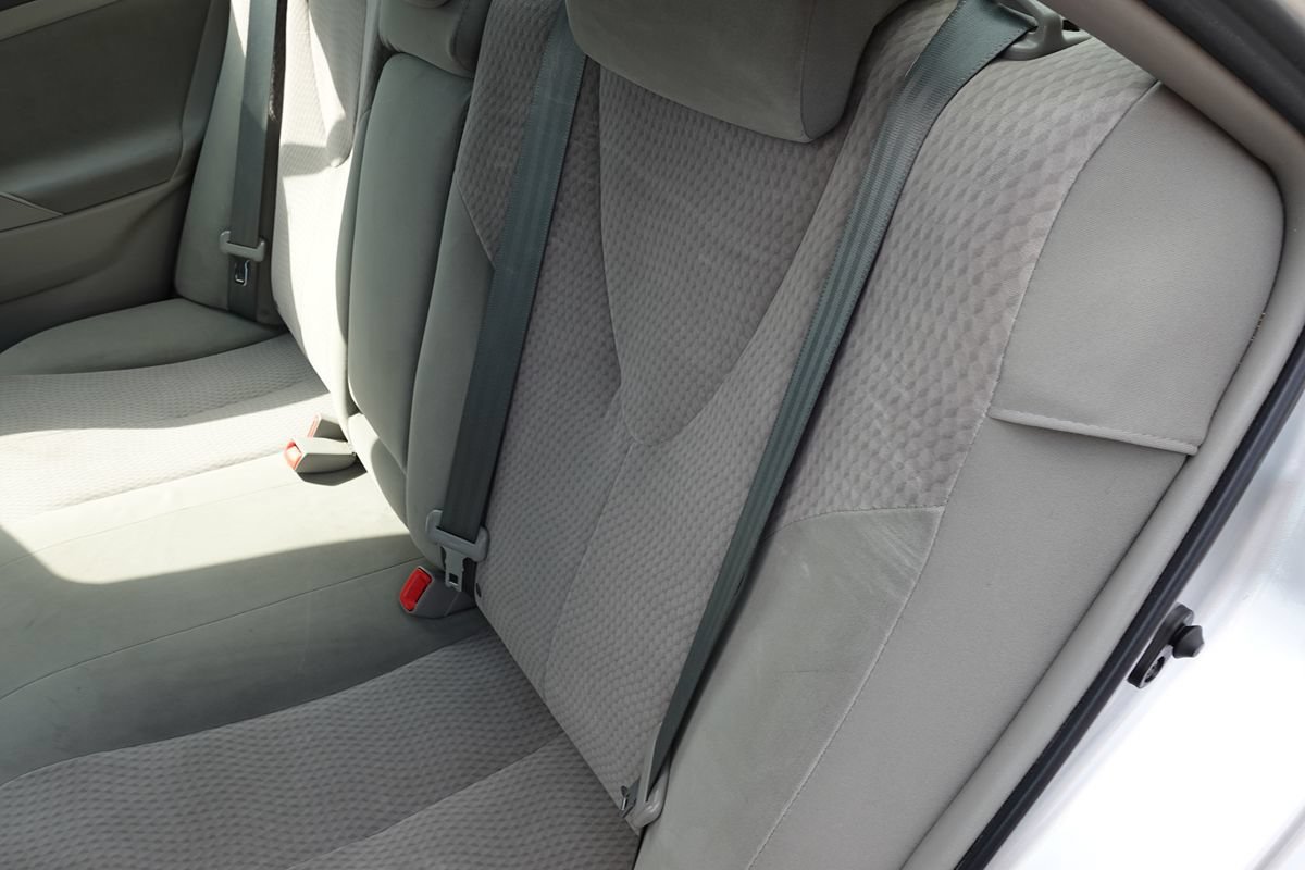 Used 2011 Toyota Camry LE FWD image 19