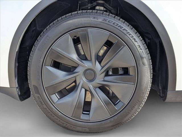 Used 2025 Tesla Model Y Long Range image 27