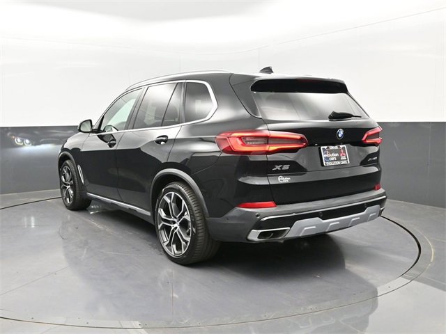 Used 2019 BMW X5 xDrive50i w/ Executive Package image 3