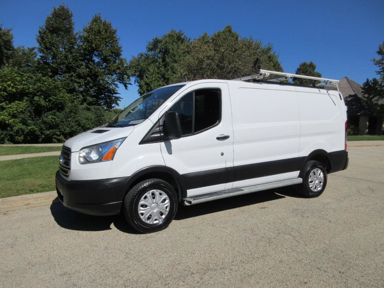 Used 2019 Ford Transit 250 130 Low Roof w/ Exterior Upgrade Package RWD image 34