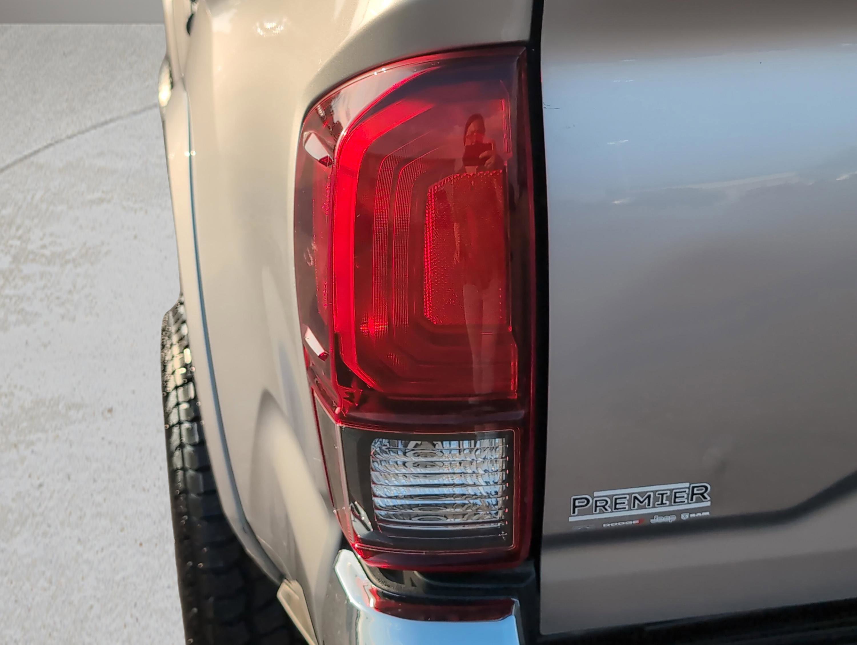 Used 2019 Toyota Tacoma SR5 image 9