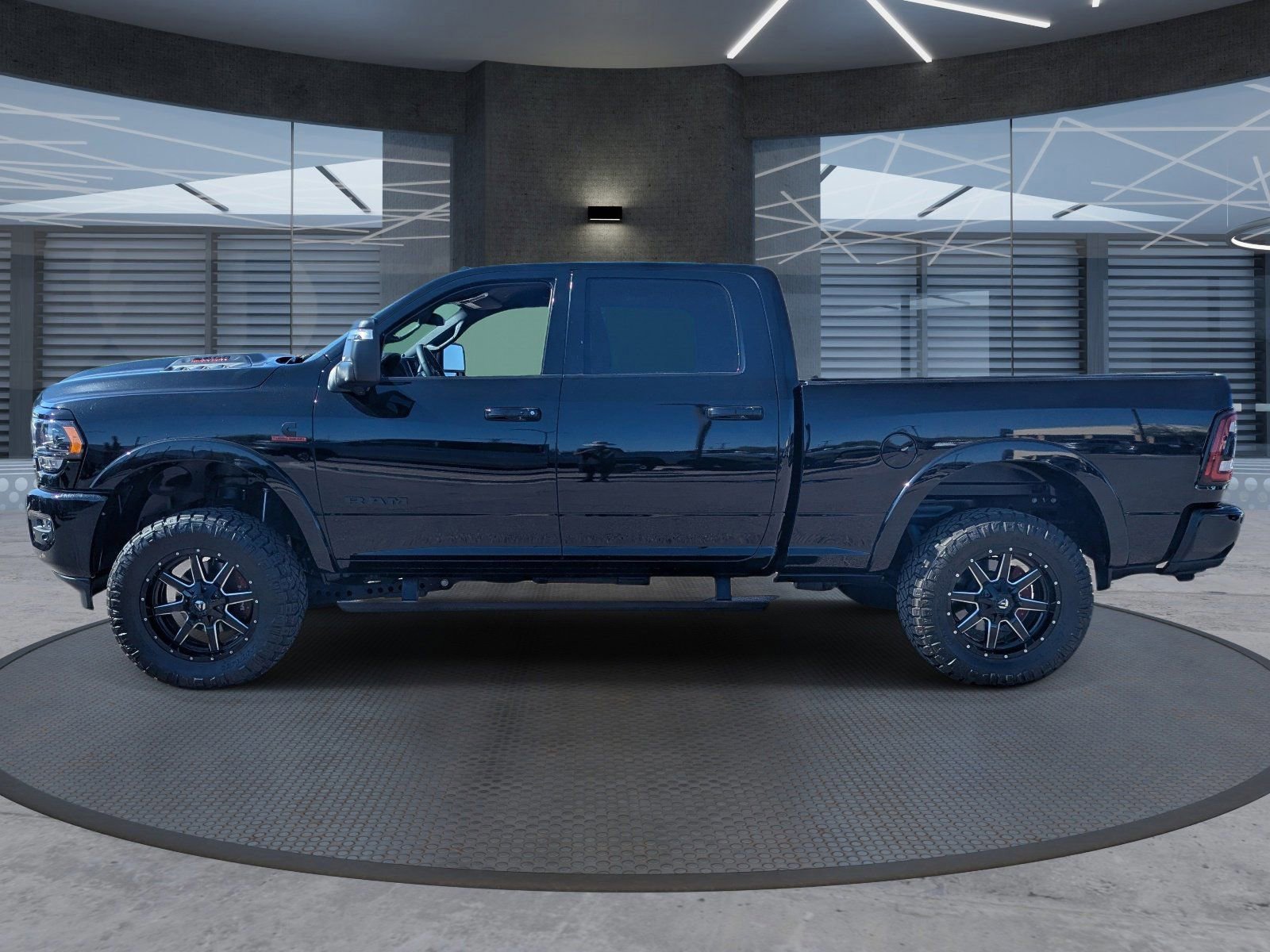 Used 2024 RAM 2500 Limited image 3