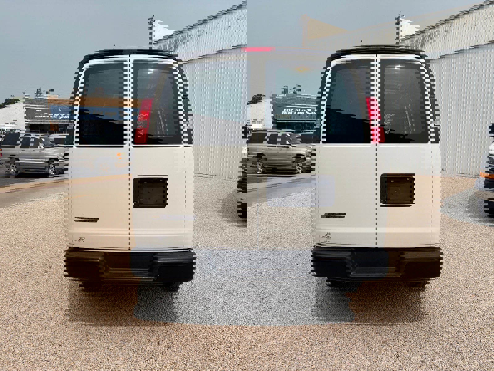 Used 2019 Chevrolet Express 3500 w/ Driver Convenience Package image 4