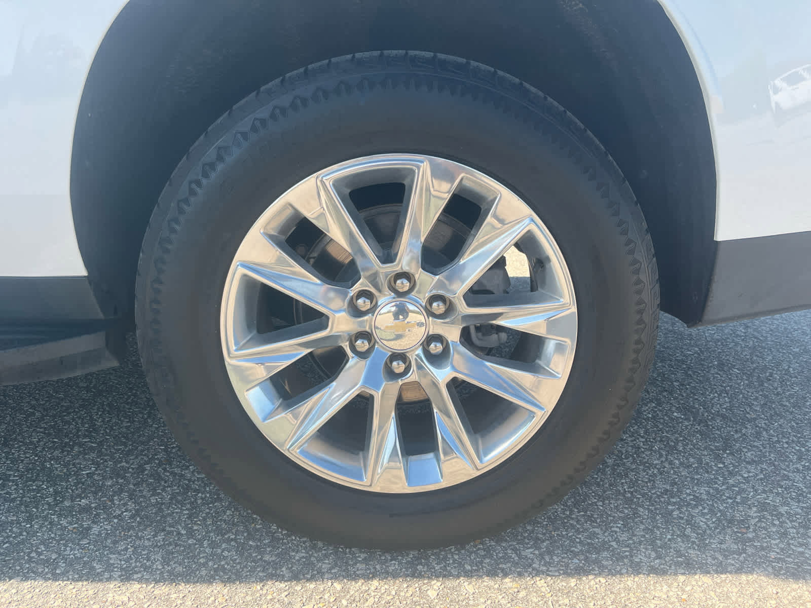 Used 2023 Chevrolet Suburban Premier image 33