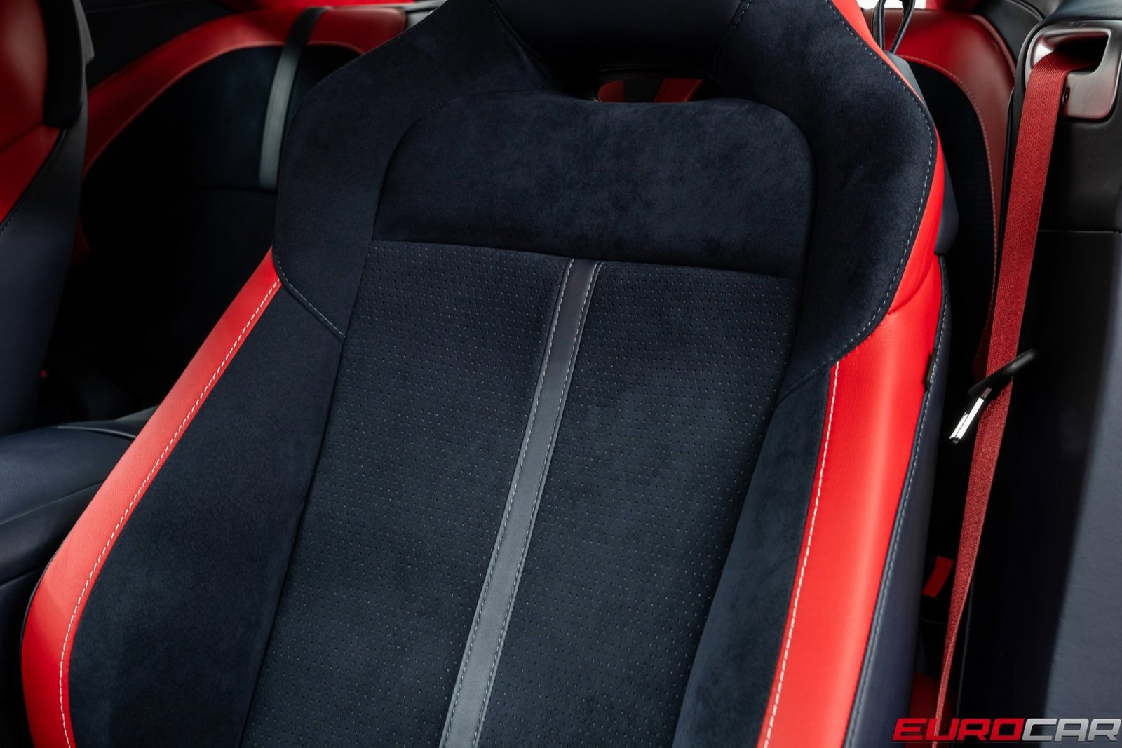 Used 2024 Aston Martin DB12 Coupe image 39