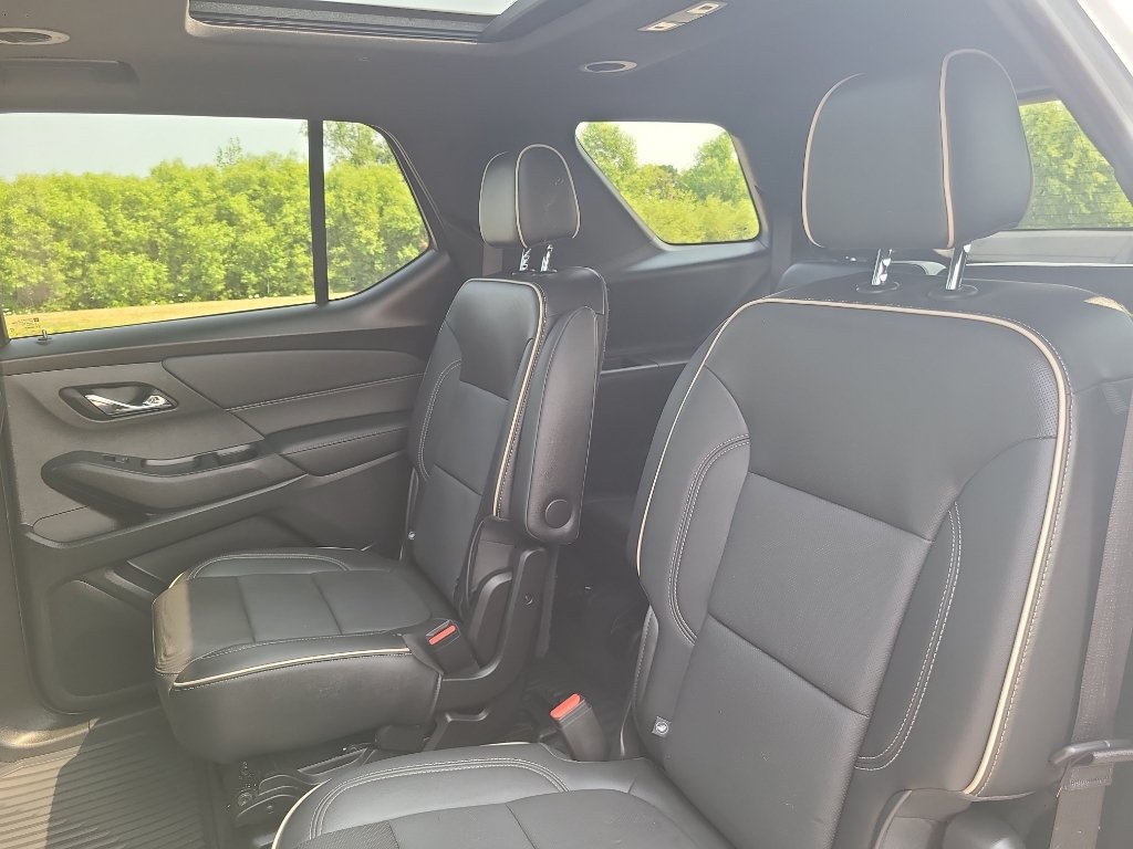 Used 2022 Chevrolet Traverse Premier w/ Redline Edition AWD/4WD image 38