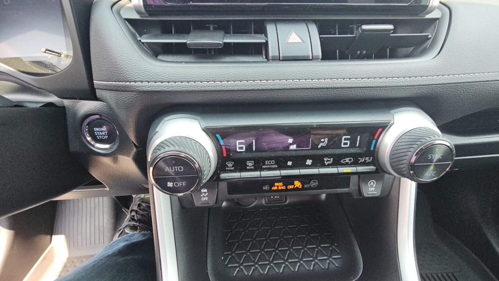 Certified 2025 Toyota RAV4 XLE AWD/4WD image 18