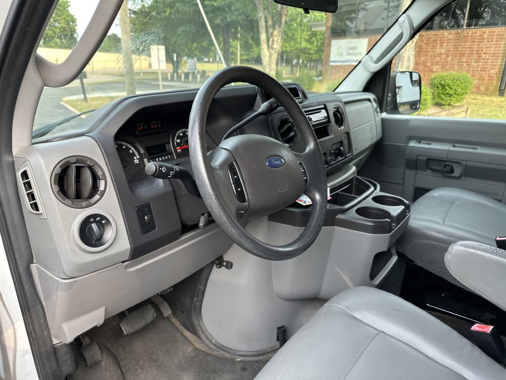 Used 2011 Ford E-250 and Econoline 250 w/ PWR Group RWD image 14