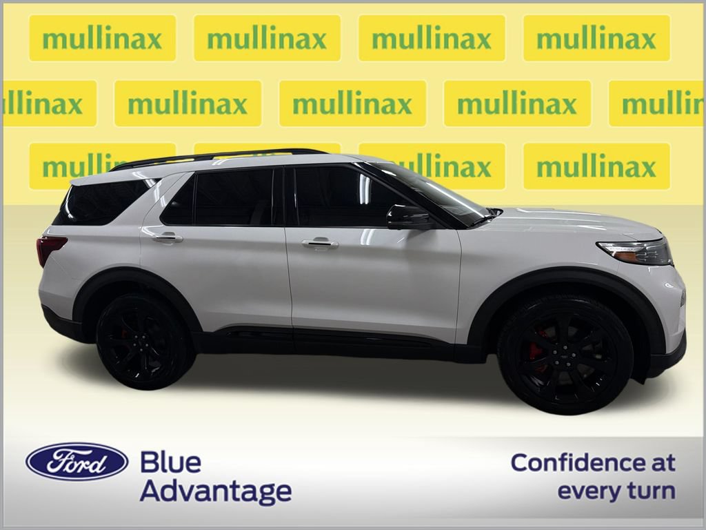 Certified 2022 Ford Explorer ST w/ Equipment Group 401A AWD/4WD image 2