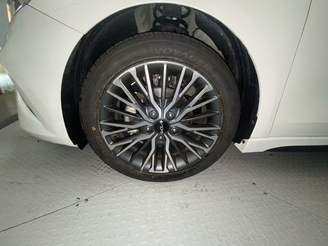 Used 2023 Kia Forte GT-Line w/ GT-Line Premium Package FWD image 10