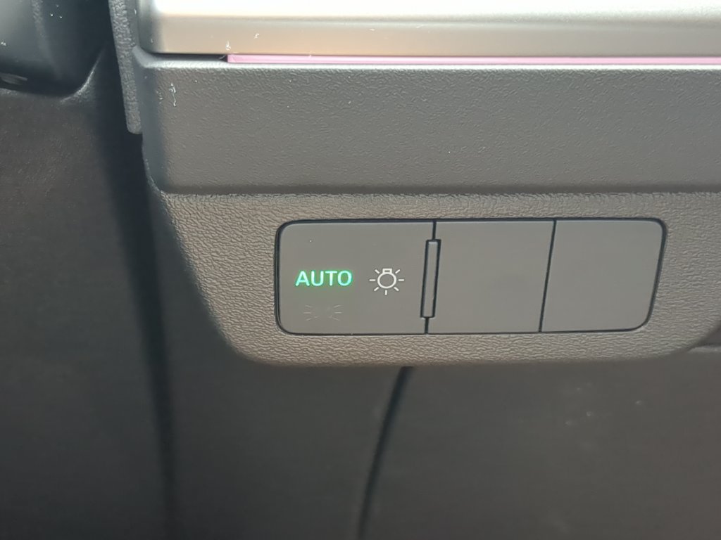 Used 2024 Audi Q4 e-tron Premium Plus AWD/4WD image 27