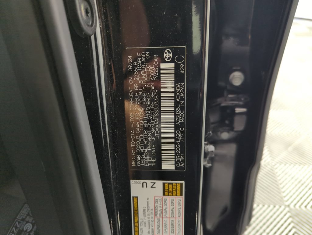 Used 2025 Toyota Crown AWD/4WD image 37