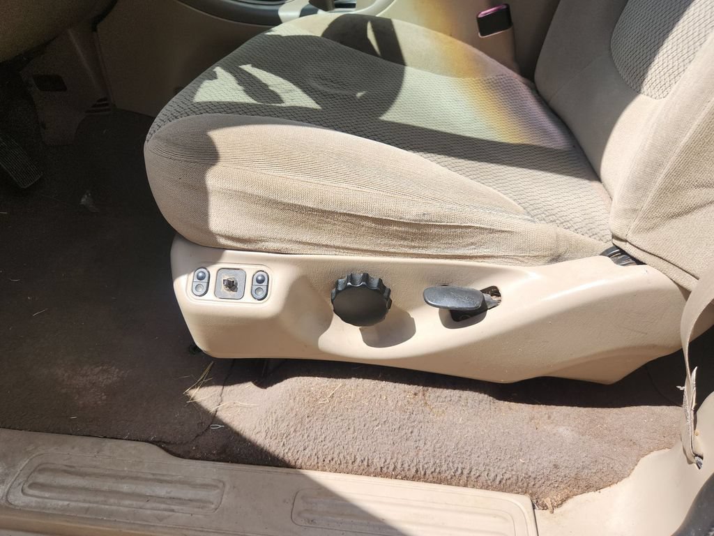 Used 2000 Ford Expedition XLT RWD image 16