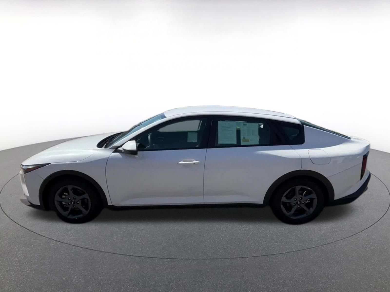 Used 2025 Kia K4 FWD image 9