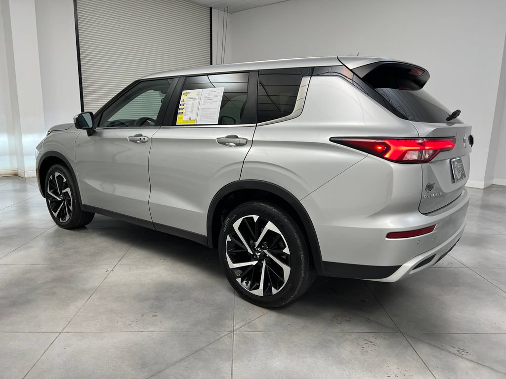 Used 2024 Mitsubishi Outlander SE AWD/4WD image 6
