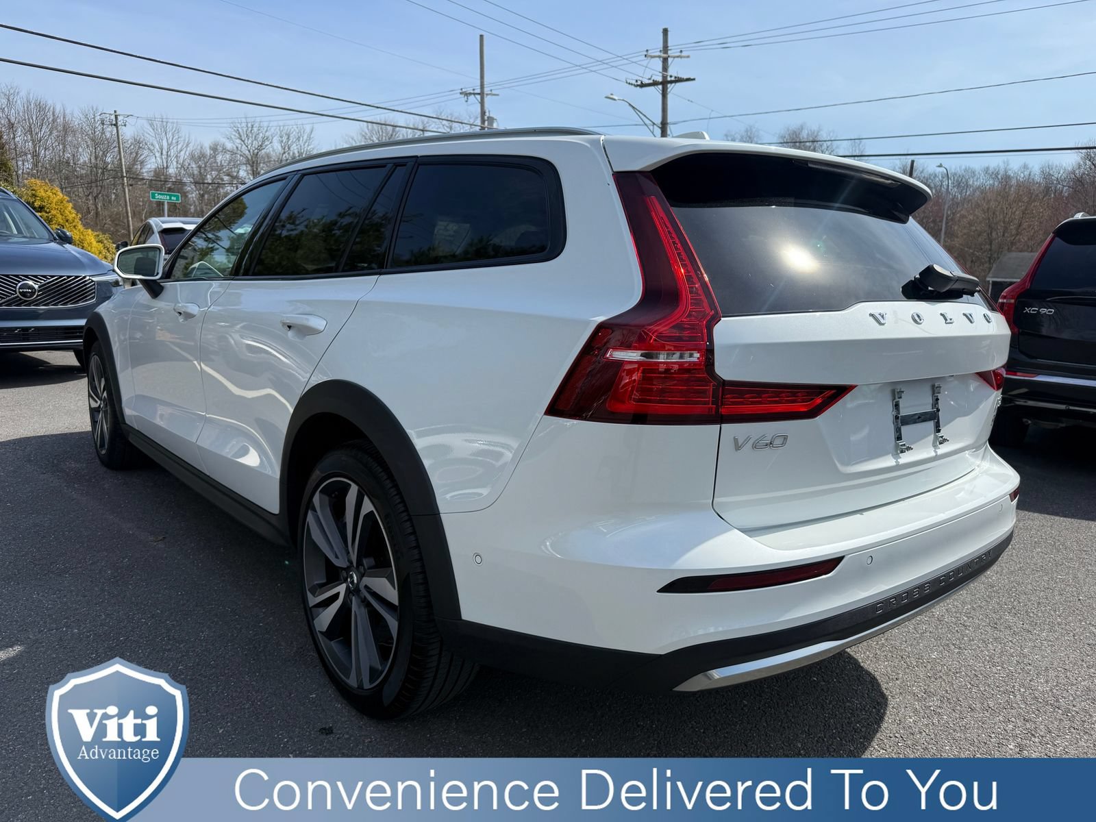 Used 2025 Volvo V60 B5 Cross Country Plus AWD/4WD image 6