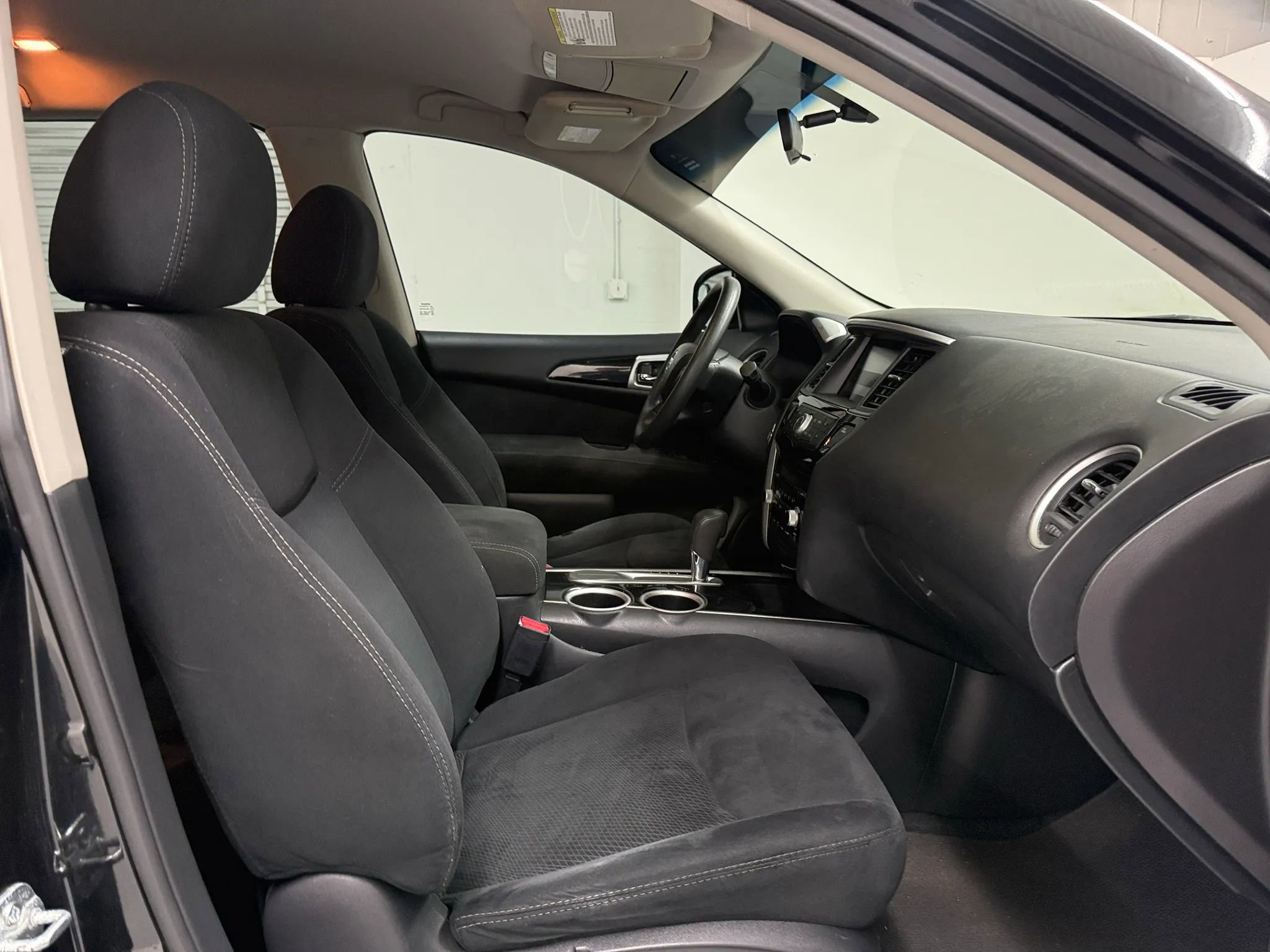 Used 2014 Nissan Pathfinder S image 9