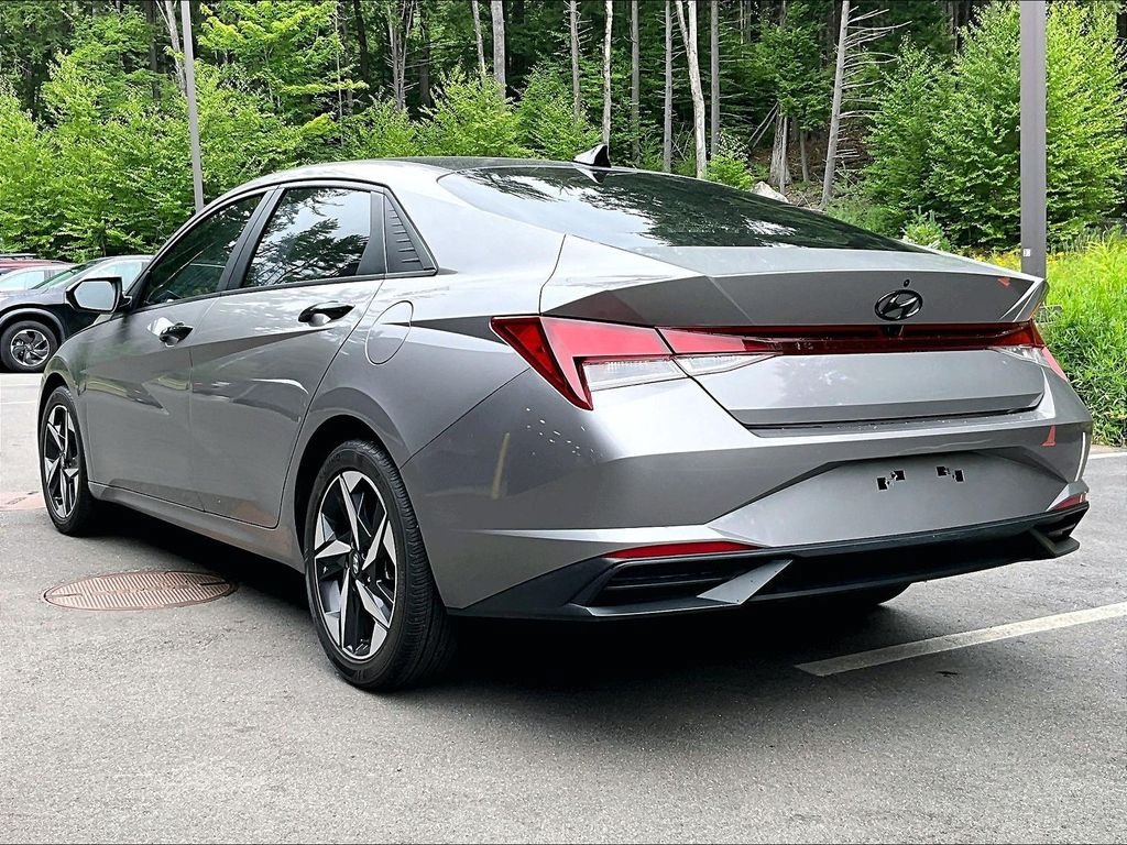 Used 2023 Hyundai Elantra SEL w/ Convenience Package FWD image 6