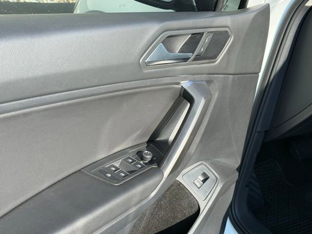 Used 2021 Volkswagen Tiguan SEL w/ 2-Row Tiguan MDO Package image 22