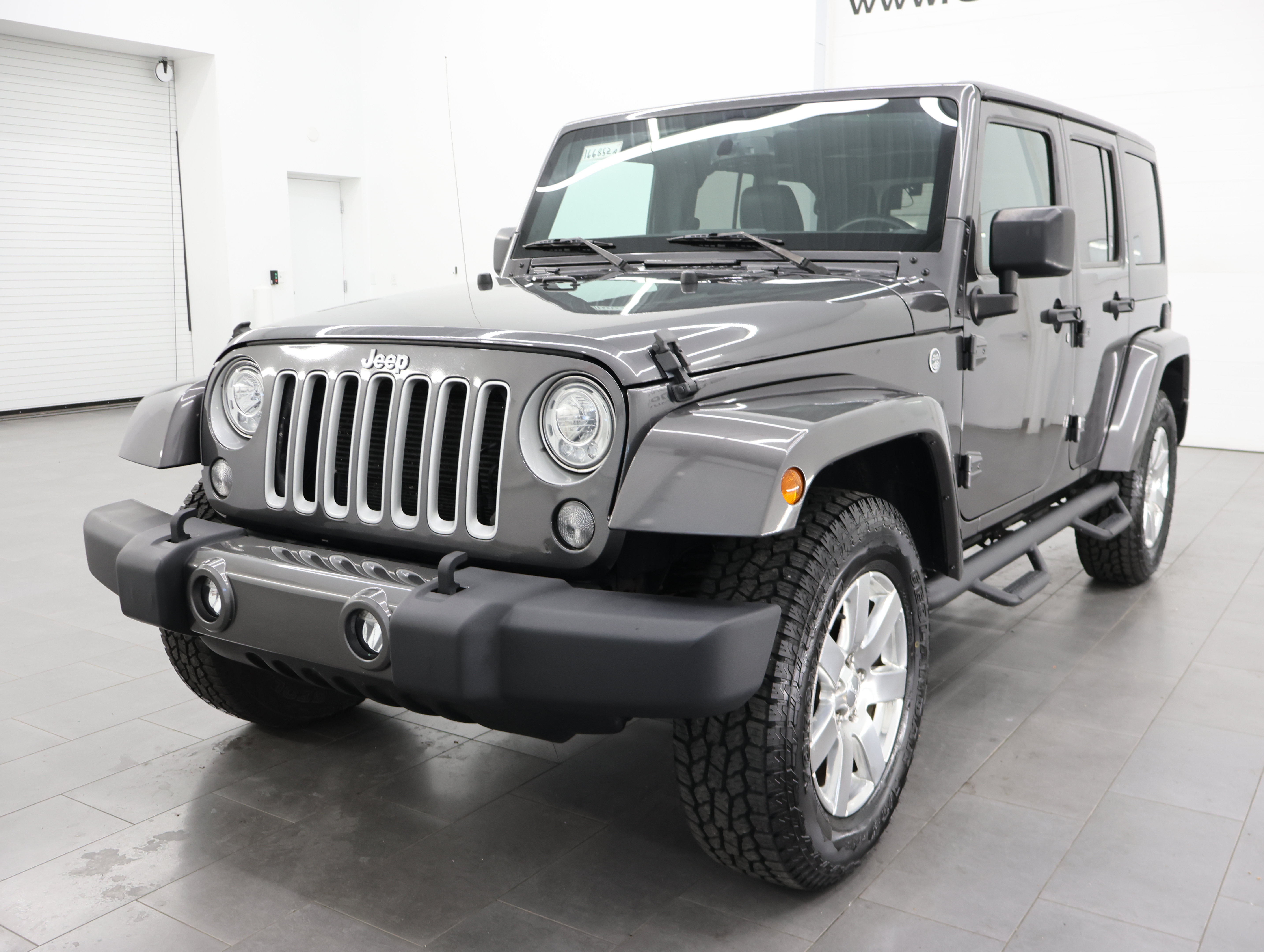 Used 2017 Jeep Wrangler Unlimited Sahara w/ Connectivity Group AWD/4WD image 7