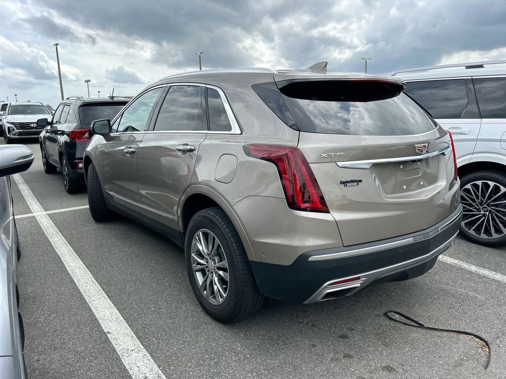 Used 2023 Cadillac XT5 Premium Luxury w/ Technology Package FWD image 4