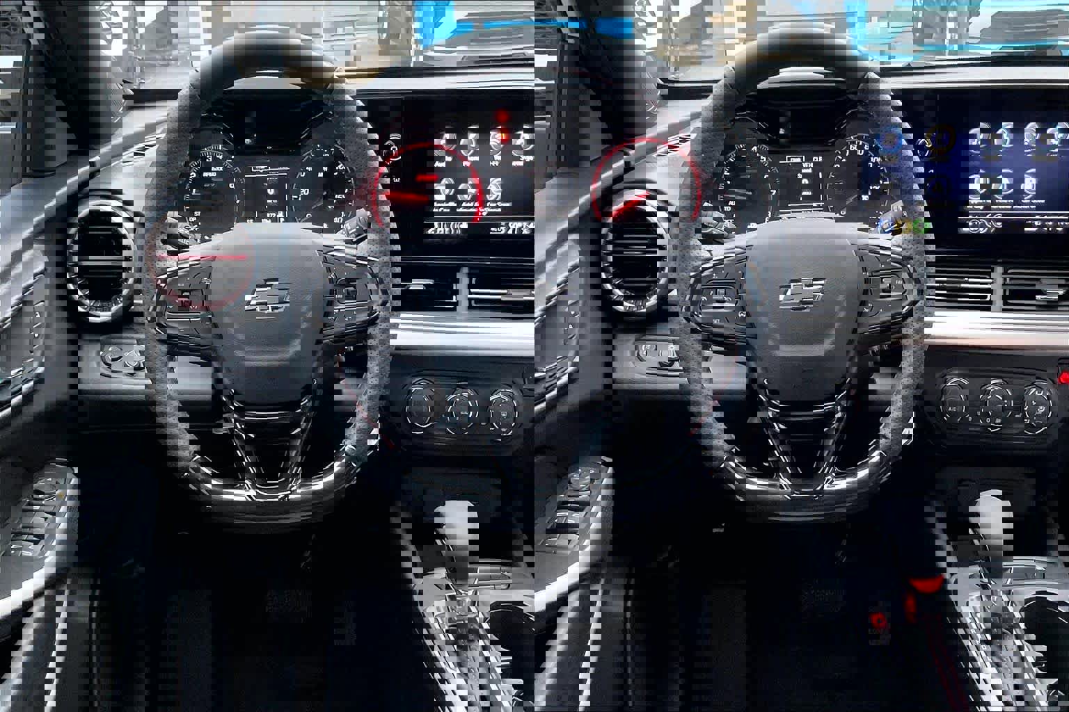 Certified 2025 Chevrolet Trax RS w/ Driver Confidence Package image 8