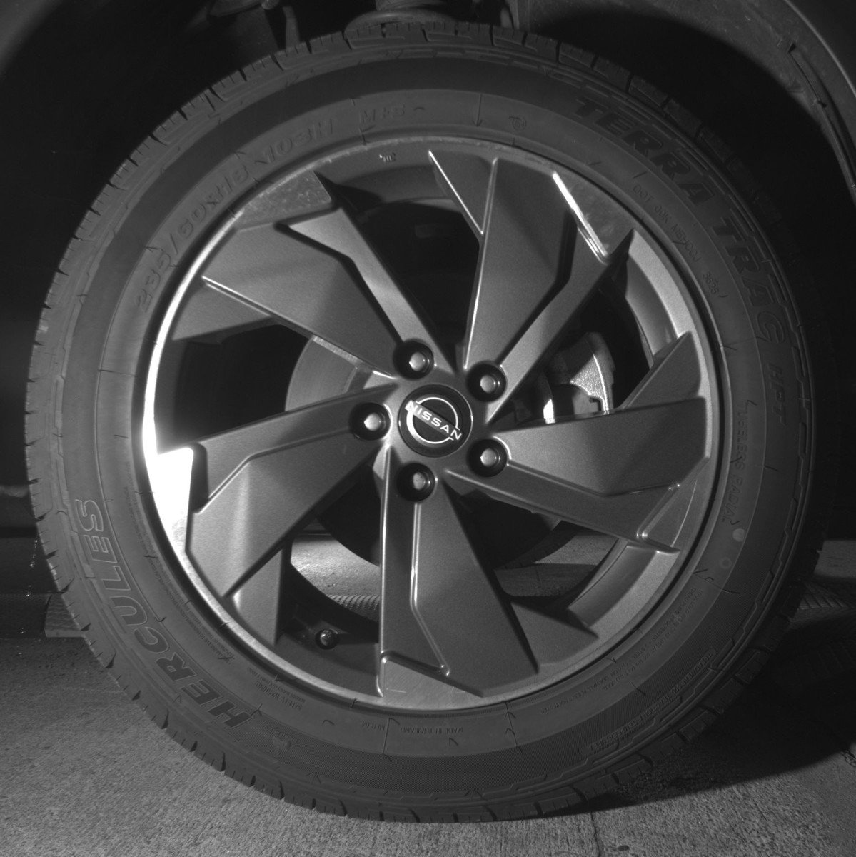 Used 2025 Nissan Rogue SV FWD image 13