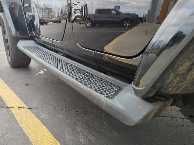 Used 2022 Jeep Wrangler Unlimited Sahara w/ Cold Weather Group image 8