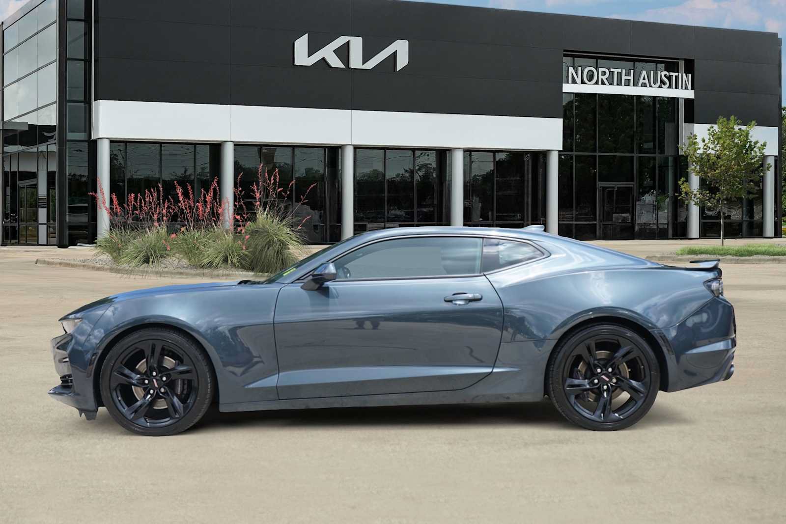 Used 2021 Chevrolet Camaro SS RWD image 3