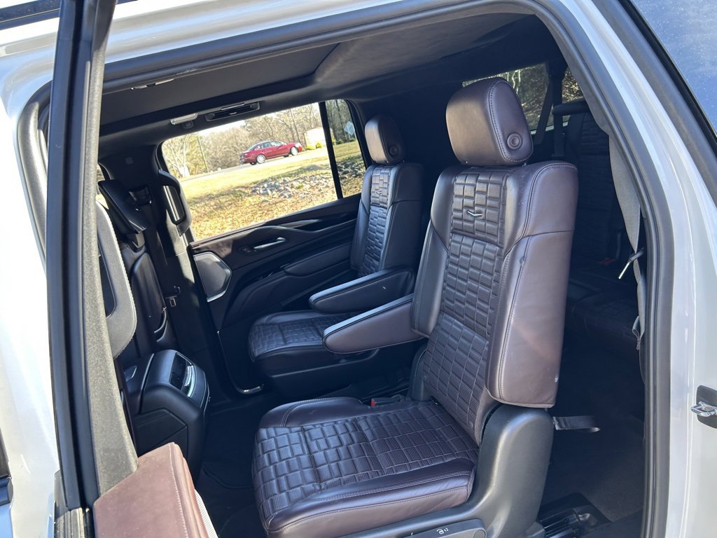 Used 2023 Cadillac Escalade ESV Sport Platinum image 43