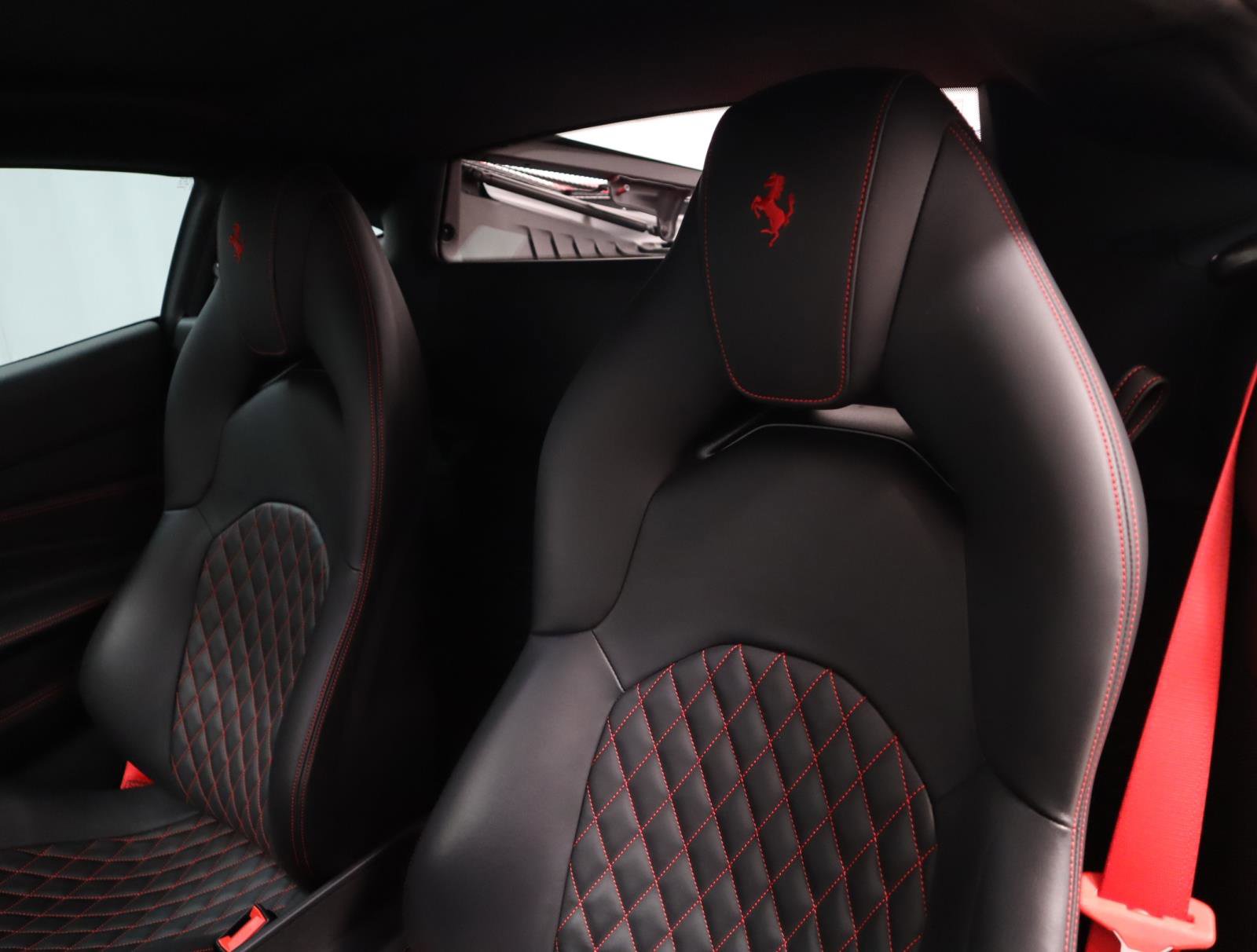 Used 2022 Ferrari F8 Tributo image 18
