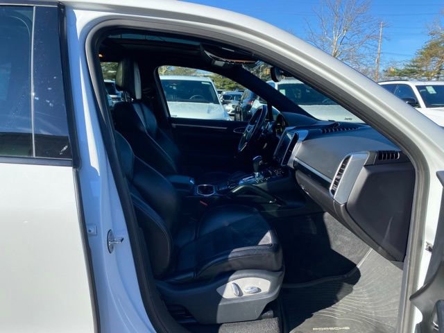 Used 2017 Porsche Cayenne image 29