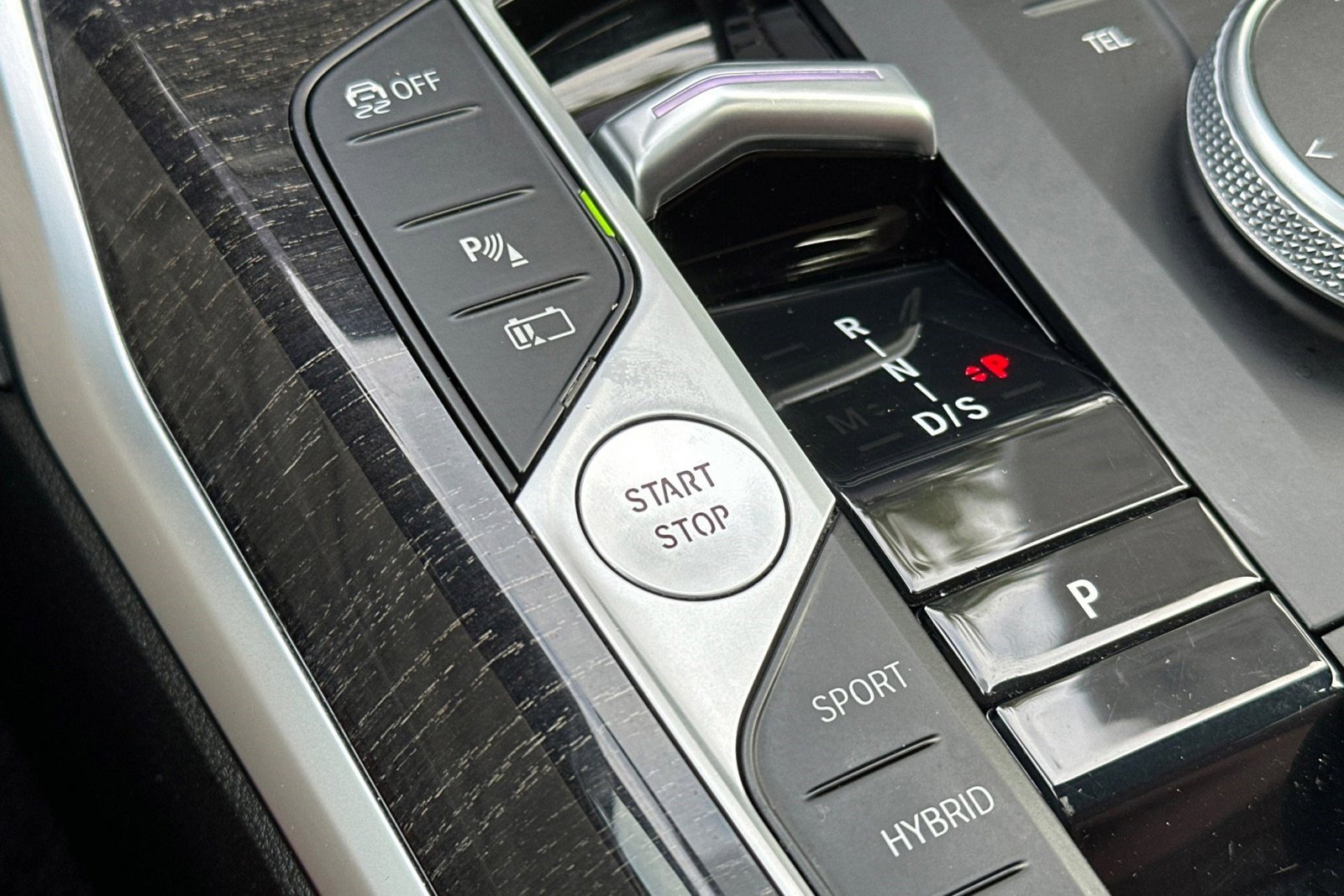 Used 2023 BMW 330e w/ Convenience Package image 32