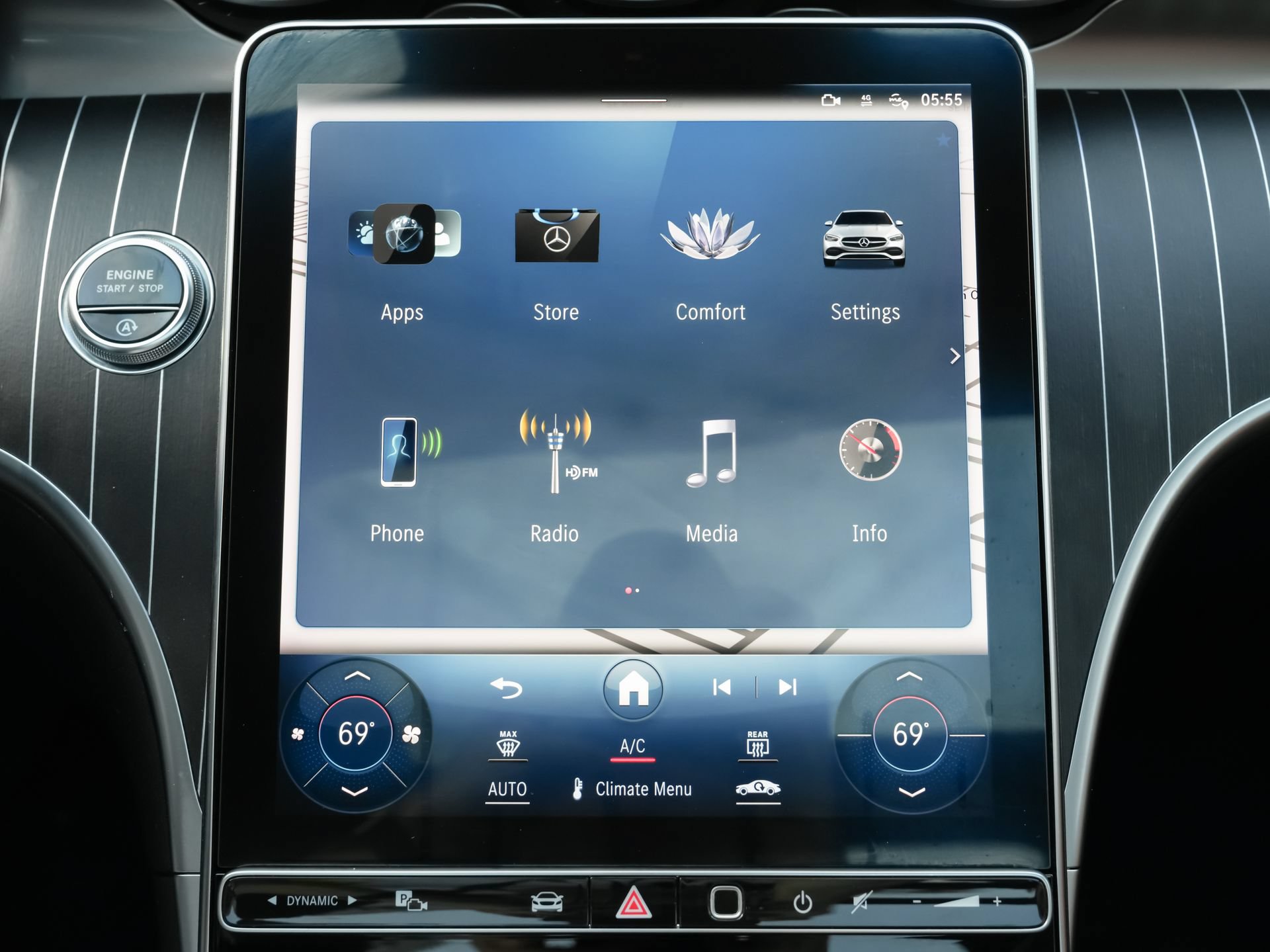 Used 2024 Mercedes-Benz C 300 Sedan image 13