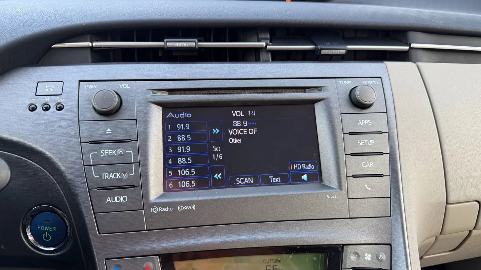 Used 2014 Toyota Prius Four image 30